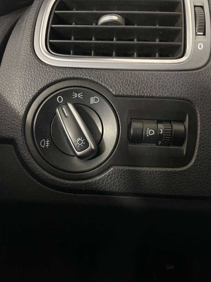 Купить Volkswagen Polo с пробегом. Фото: #16