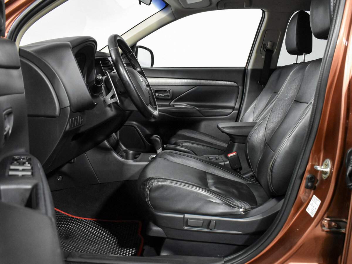 Купить Mitsubishi Outlander с пробегом. Фото: #9