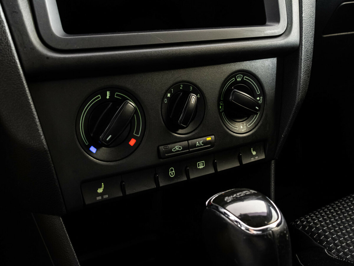 Купить Skoda Rapid с пробегом. Фото: #9