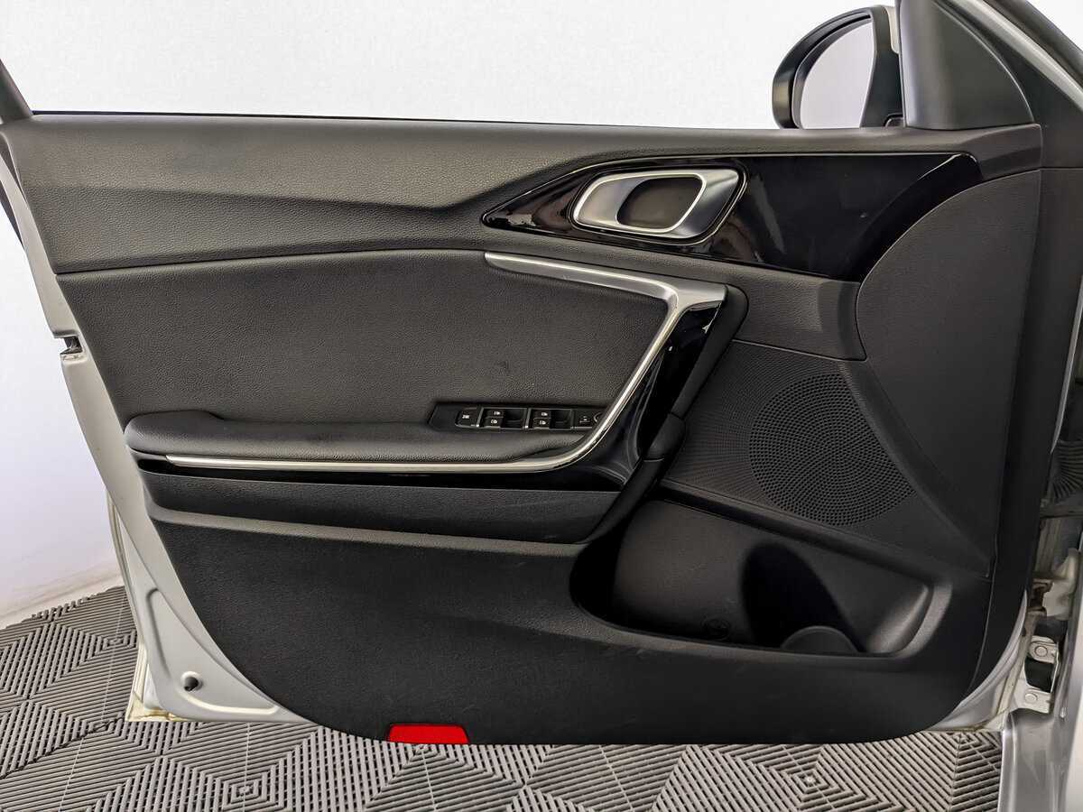 Купить Kia Ceed с пробегом. Фото: #14