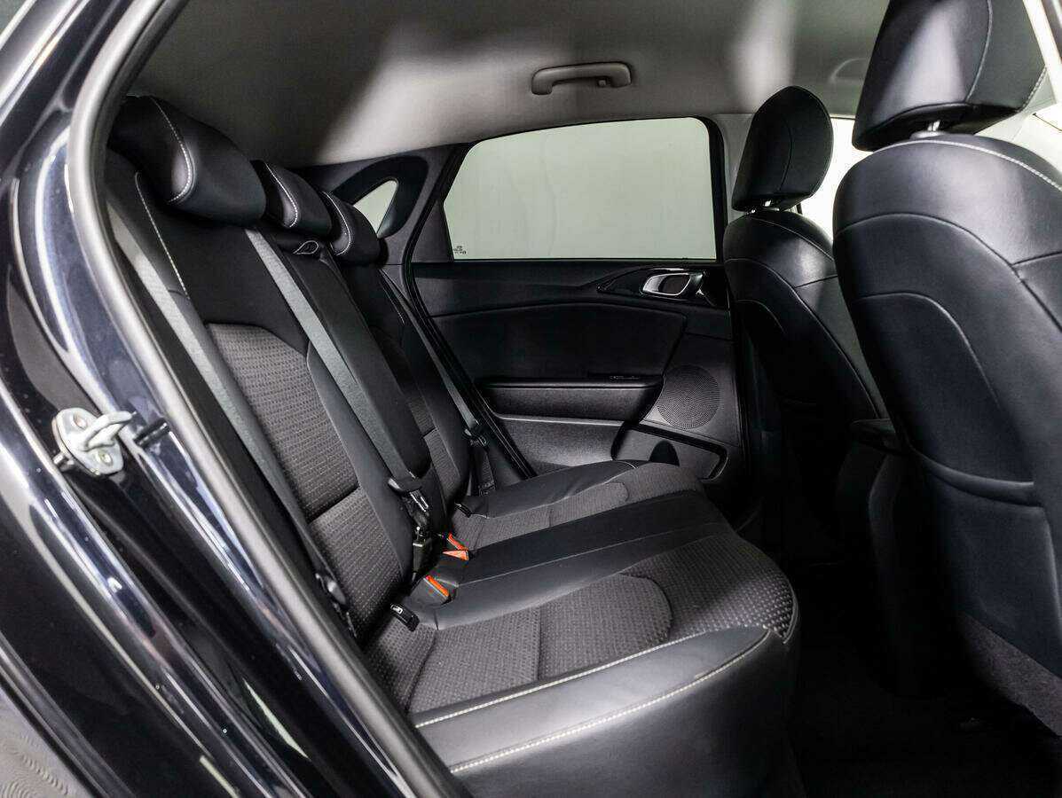 Купить Kia Ceed с пробегом. Фото: #9