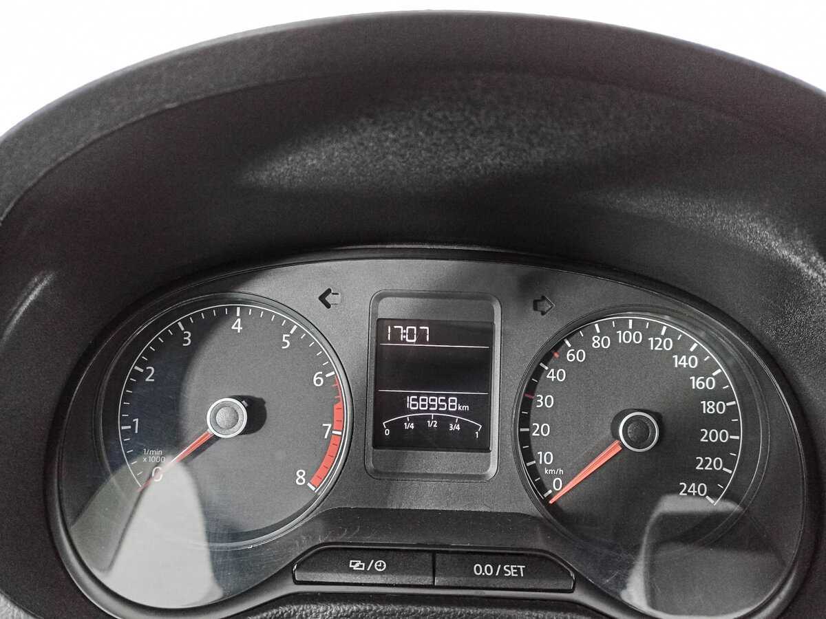 Купить Volkswagen Polo с пробегом. Фото: #10