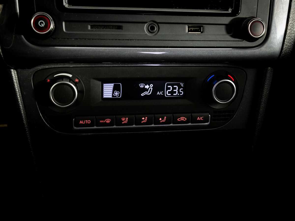 Купить Volkswagen Polo с пробегом. Фото: #12