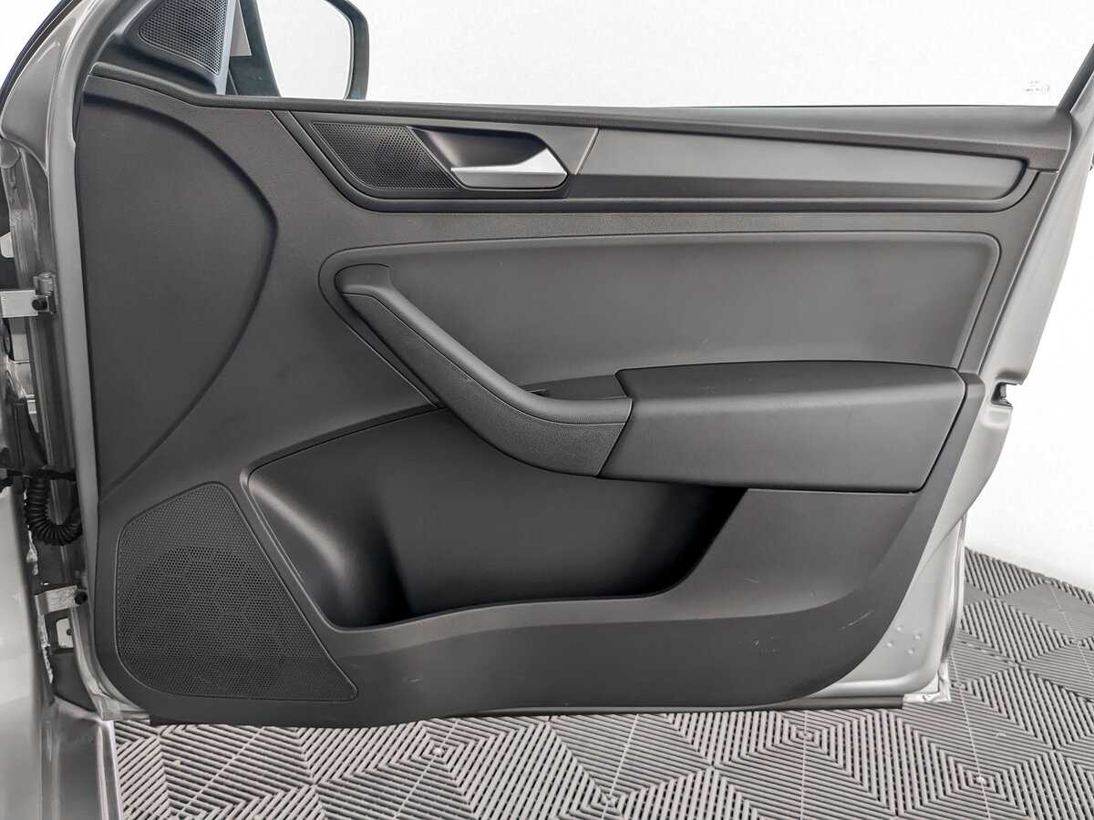 Купить Volkswagen Polo с пробегом. Фото: #19