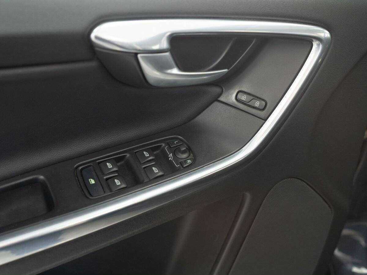 Купить Volvo XC60 с пробегом. Фото: #12