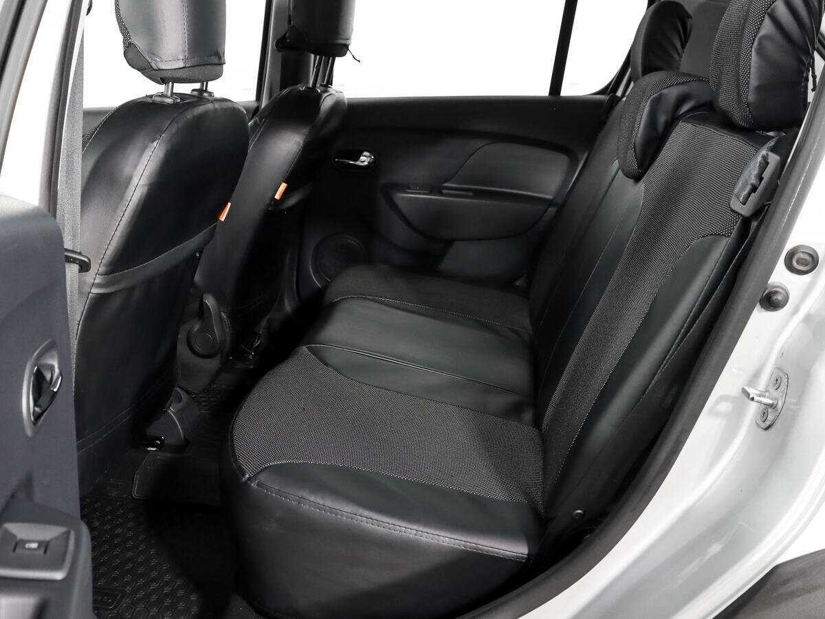 Купить Renault Sandero с пробегом. Фото: #9