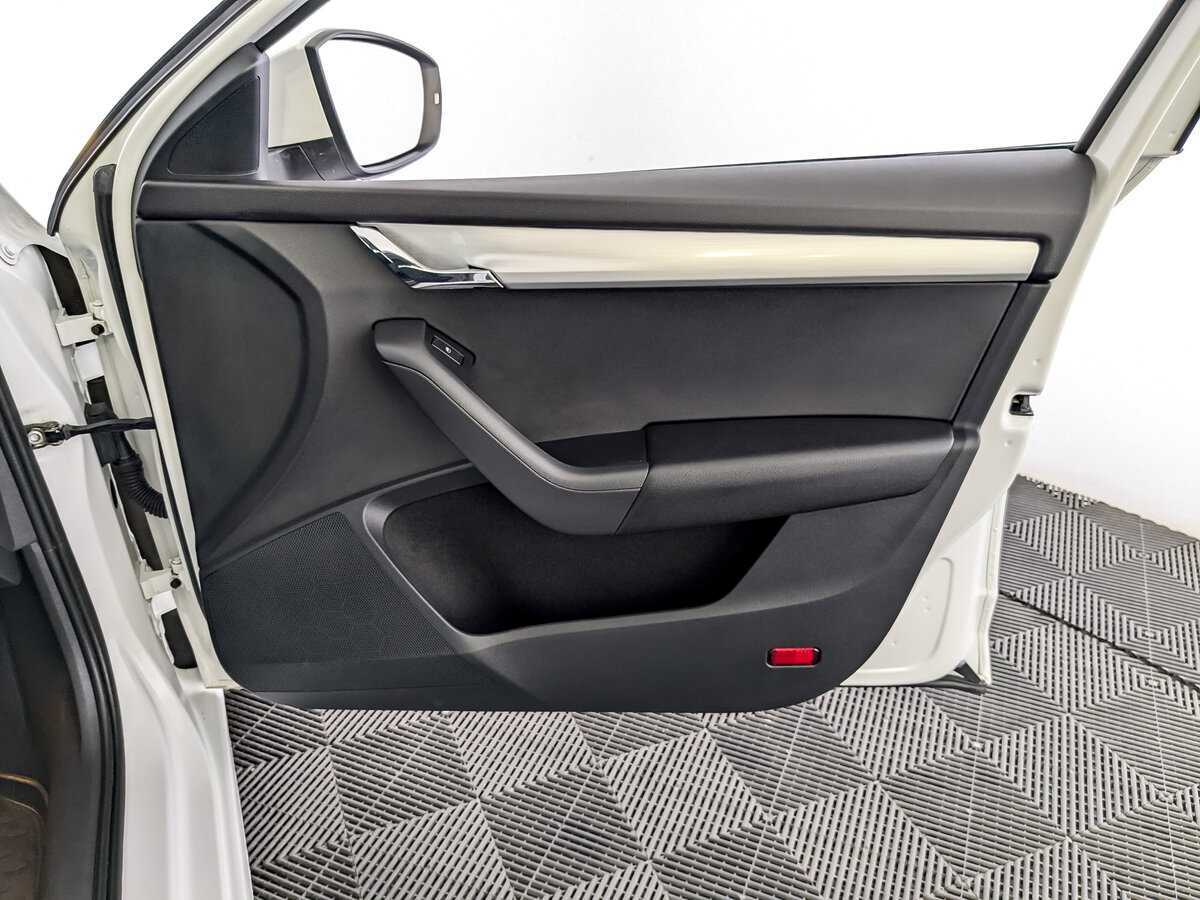 Купить Skoda Octavia с пробегом. Фото: #19