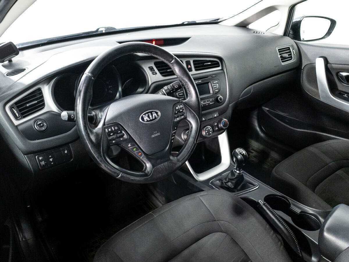 Купить Kia Ceed с пробегом. Фото: #10