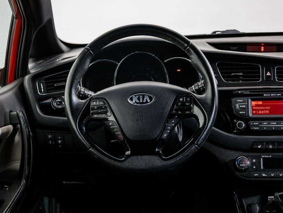 Купить Kia Ceed с пробегом. Фото: #14