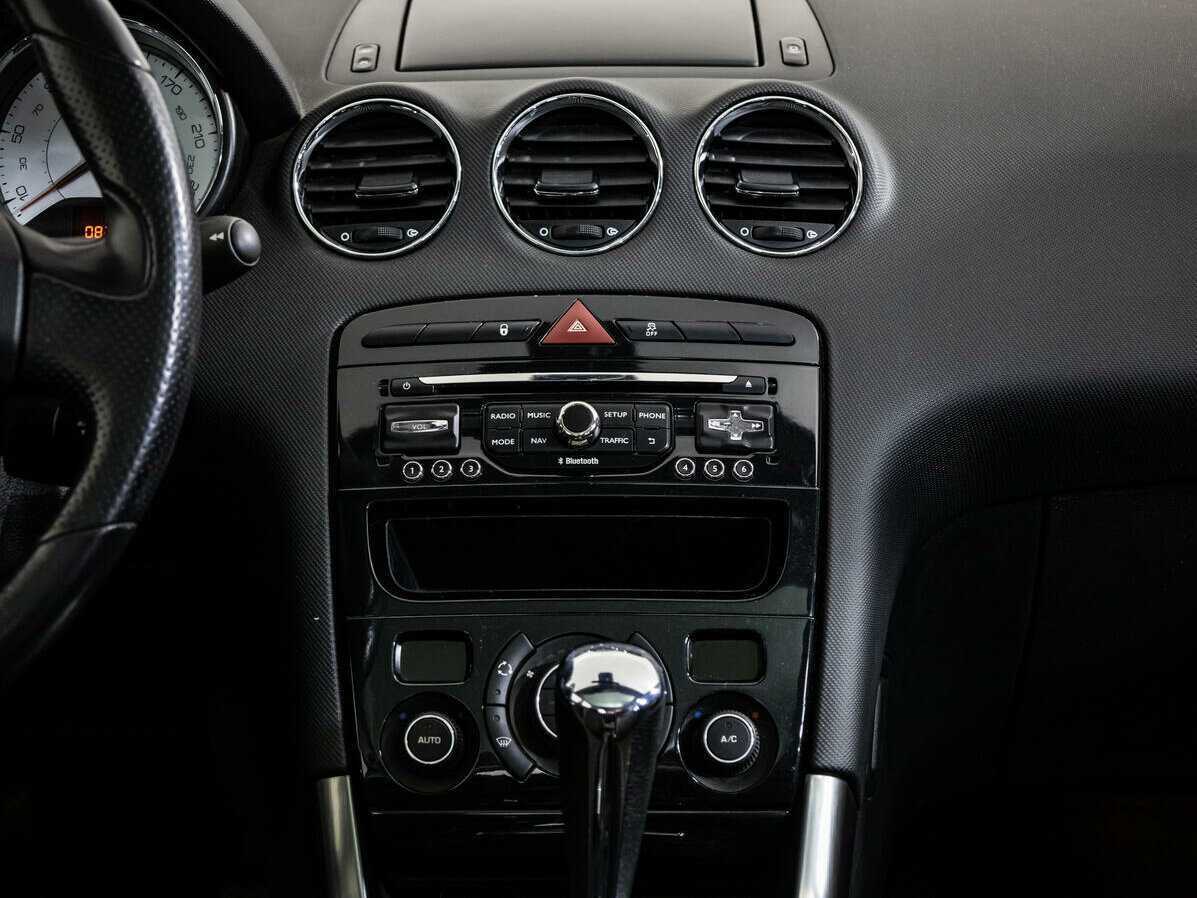 Купить Peugeot 308 с пробегом. Фото: #13