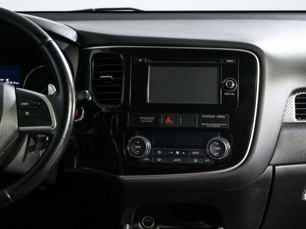 Купить Mitsubishi Outlander с пробегом. Фото: #10