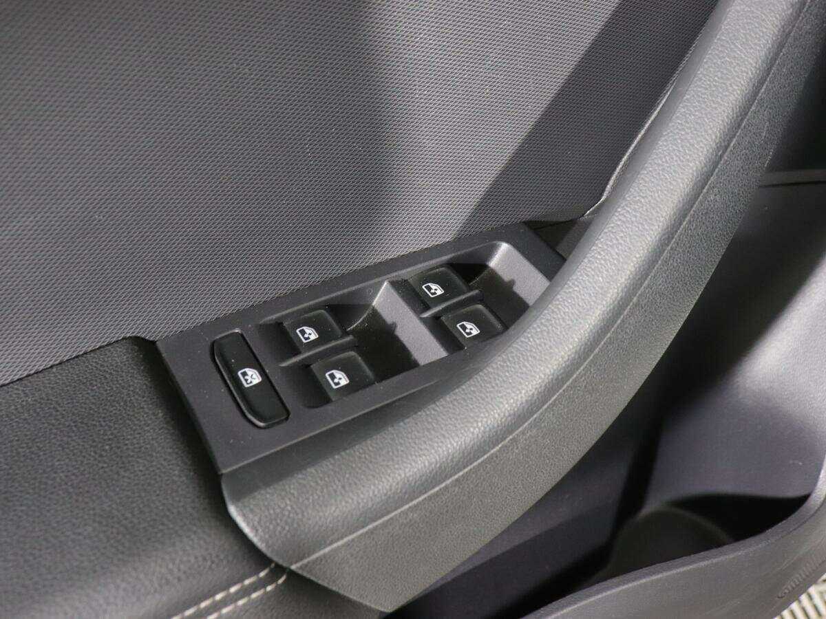 Купить Skoda Rapid с пробегом. Фото: #11