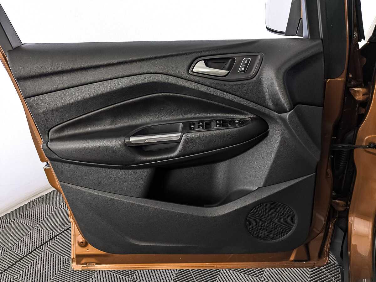 Купить Ford Kuga с пробегом. Фото: #18