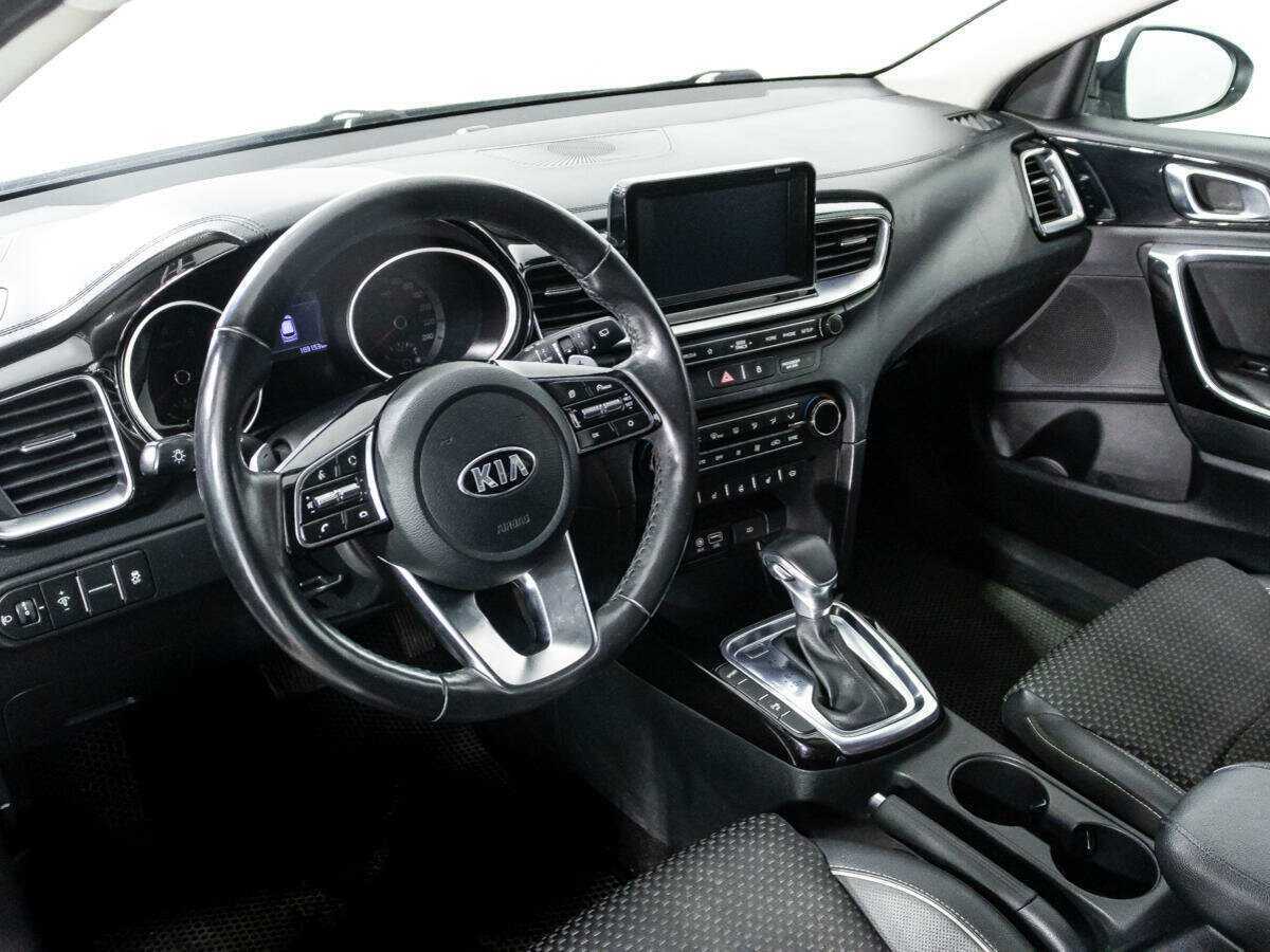 Купить Kia Ceed с пробегом. Фото: #10