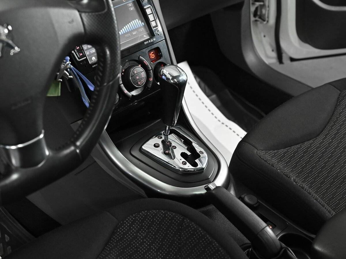 Купить Peugeot 308 с пробегом. Фото: #10