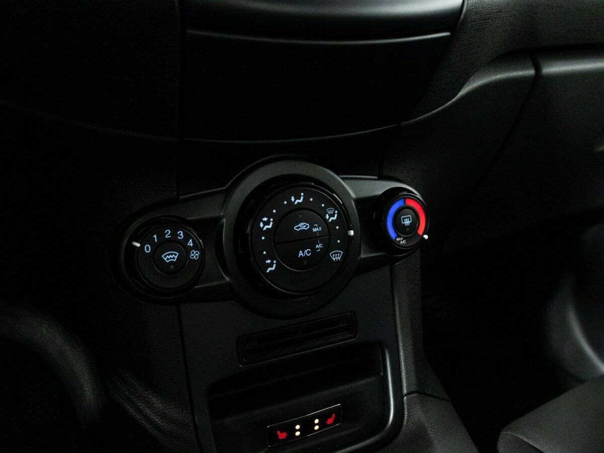Купить Ford Fiesta с пробегом. Фото: #13