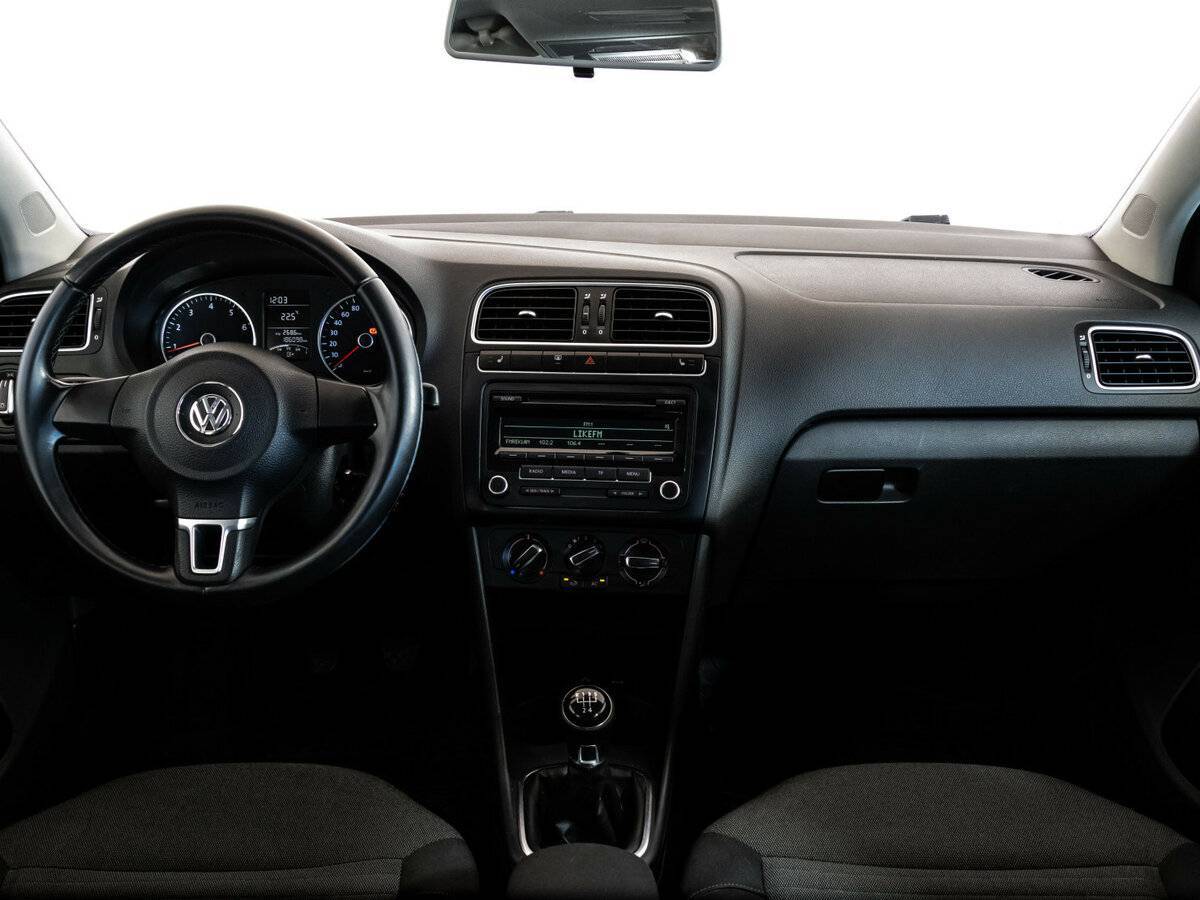 Купить Volkswagen Polo с пробегом. Фото: #9