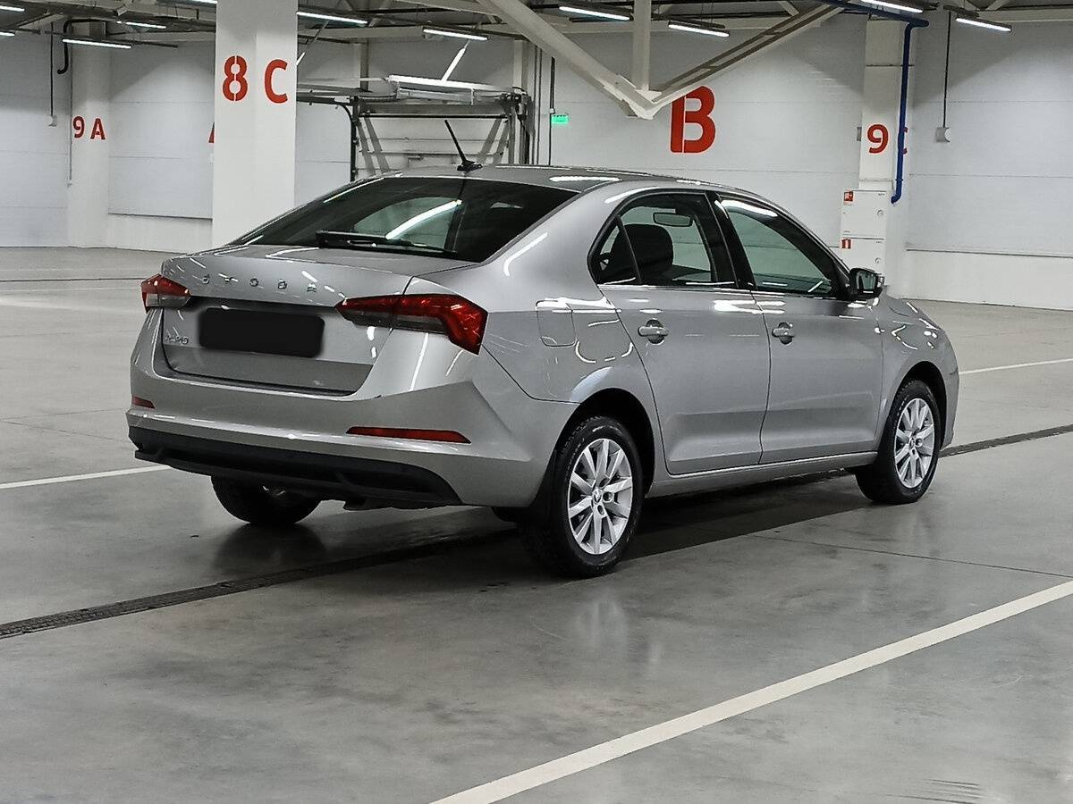 Купить Skoda Rapid с пробегом. Фото: #4