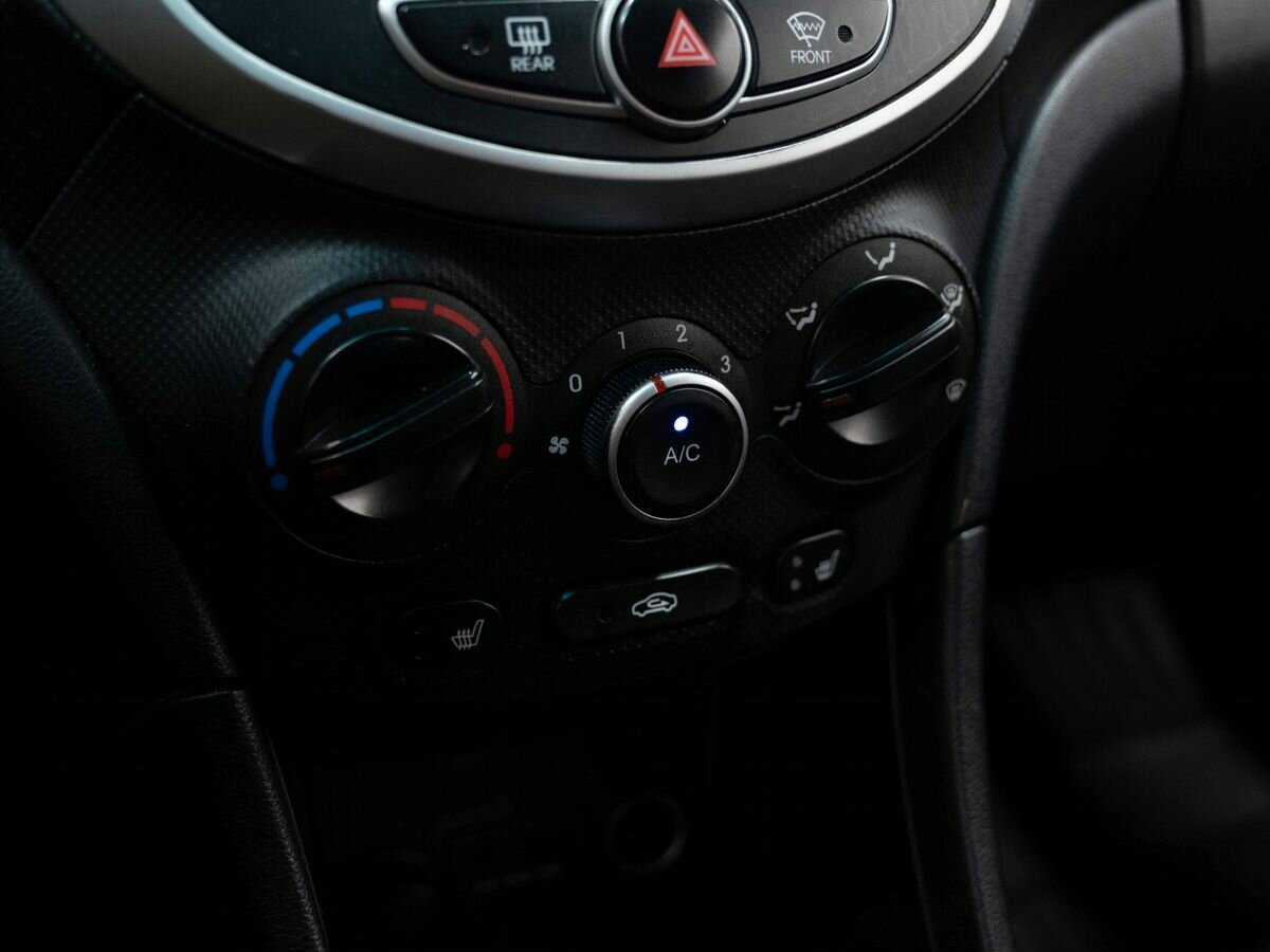 Купить Hyundai Solaris с пробегом. Фото: #19