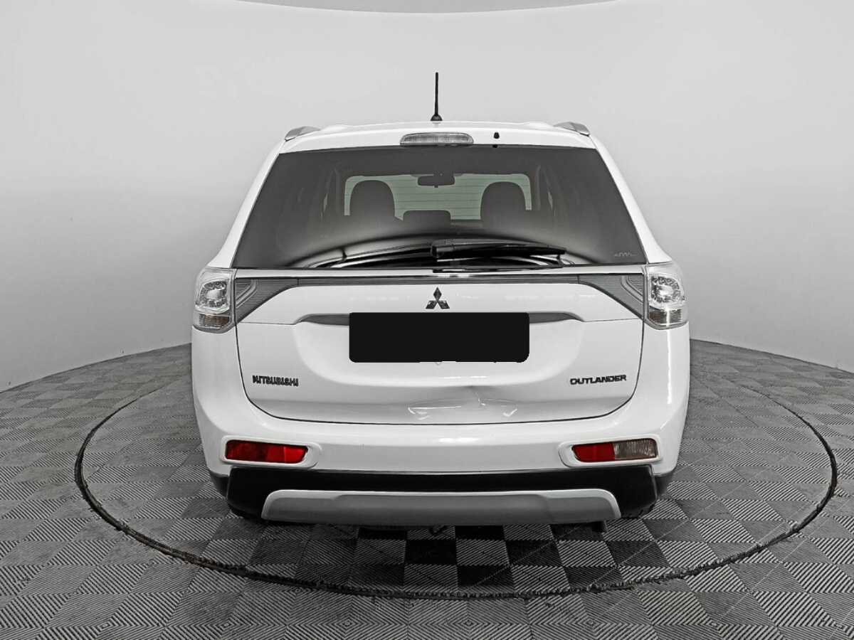 Купить Mitsubishi Outlander с пробегом. Фото: #4