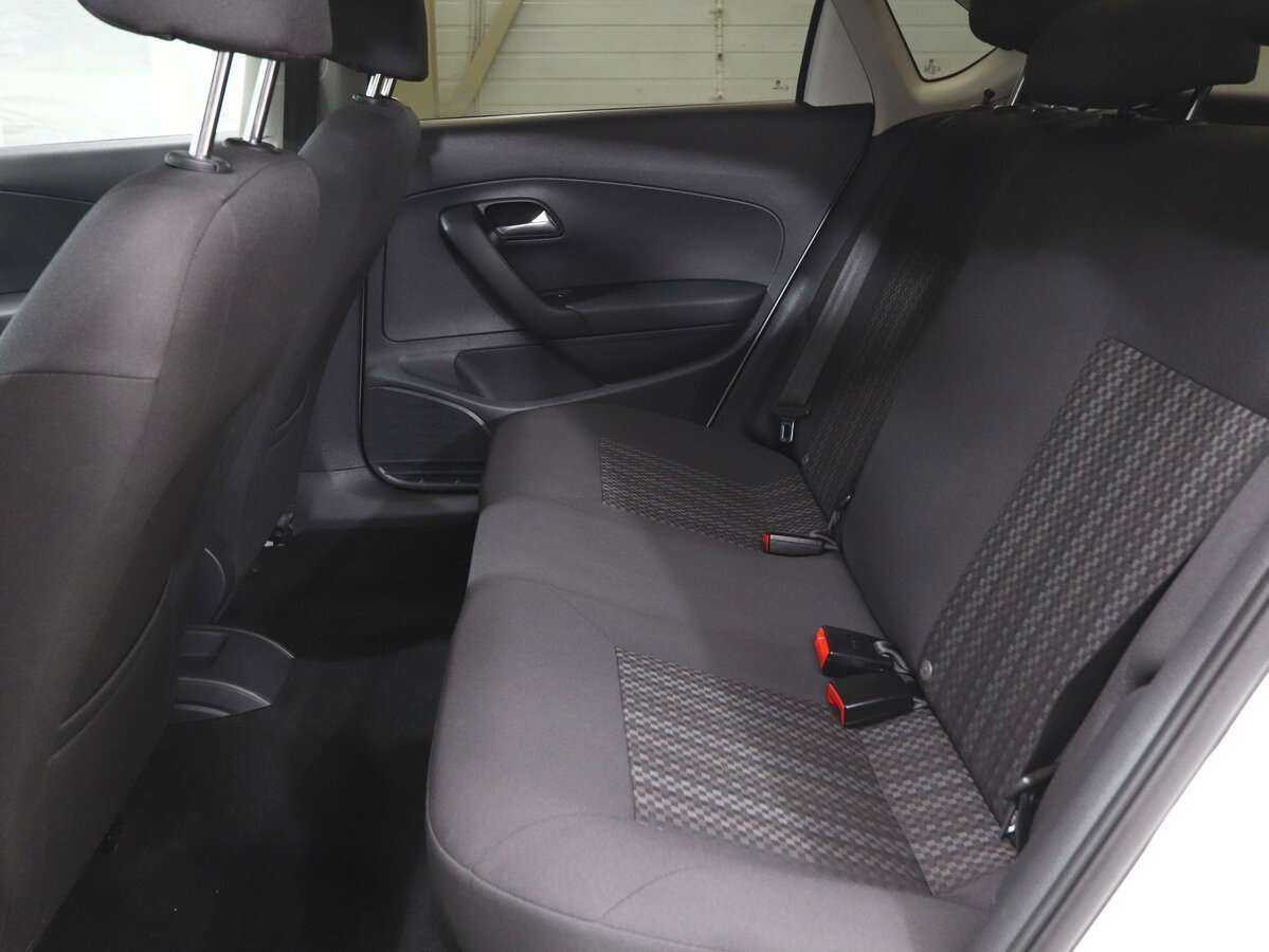 Купить Volkswagen Polo с пробегом. Фото: #18