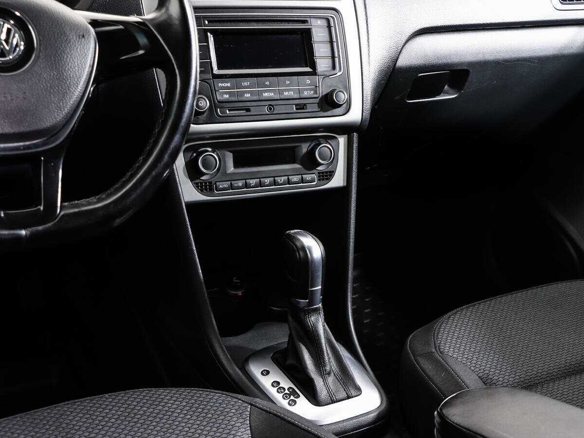 Купить Volkswagen Polo с пробегом. Фото: #10