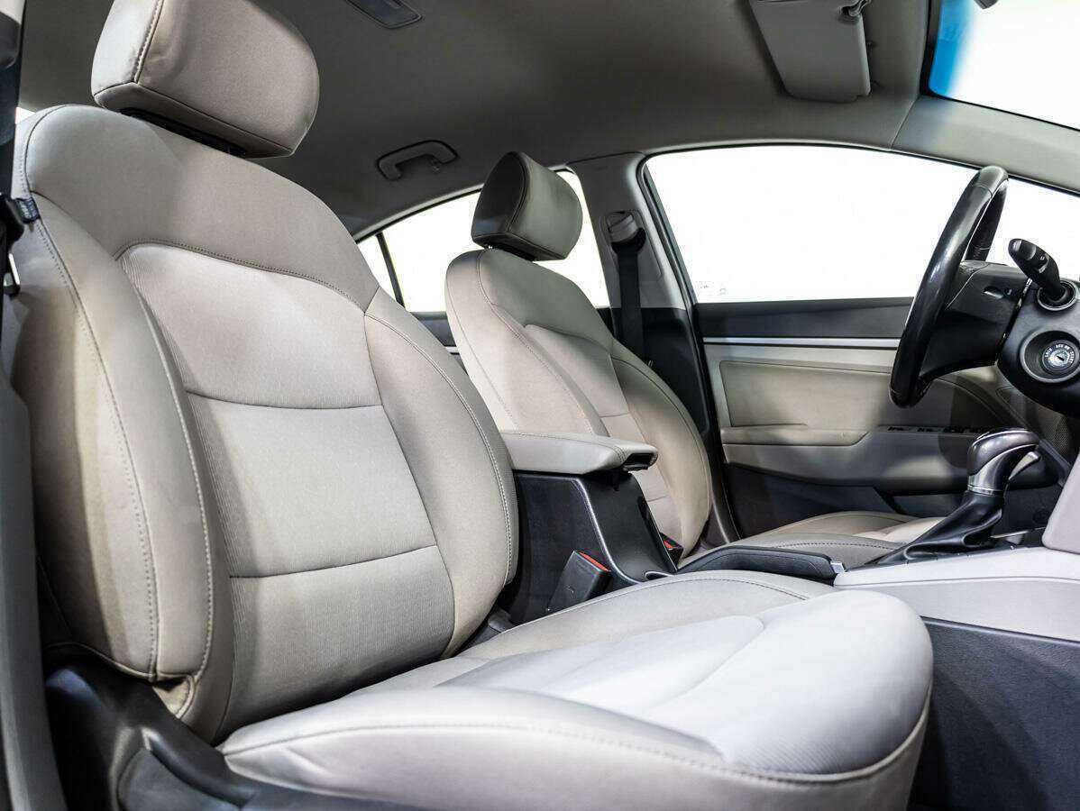 Купить Hyundai Elantra с пробегом. Фото: #10