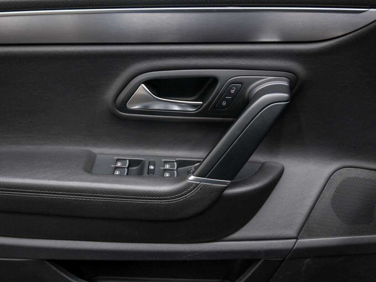 Купить Volkswagen Passat CC с пробегом. Фото: #14