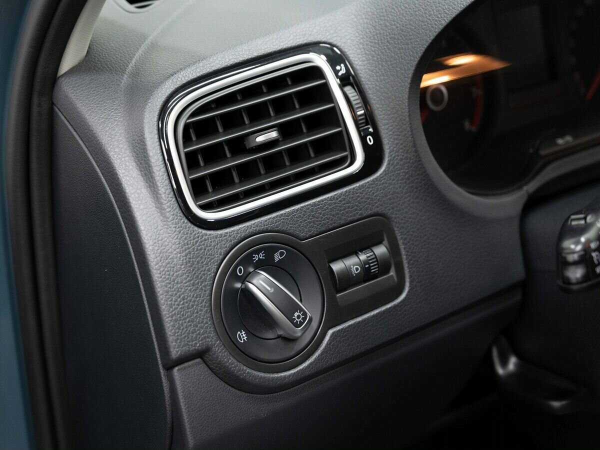 Купить Volkswagen Polo с пробегом. Фото: #19