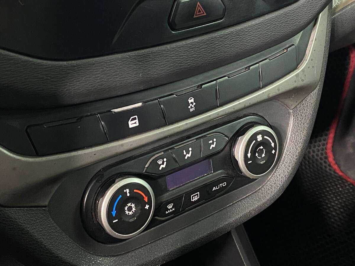 Купить Lada (ВАЗ) Vesta с пробегом. Фото: #13