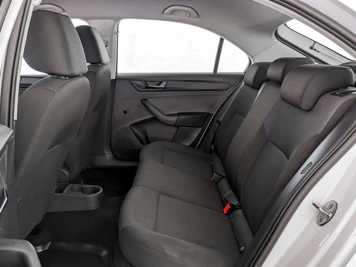 Купить Skoda Rapid с пробегом. Фото: #11