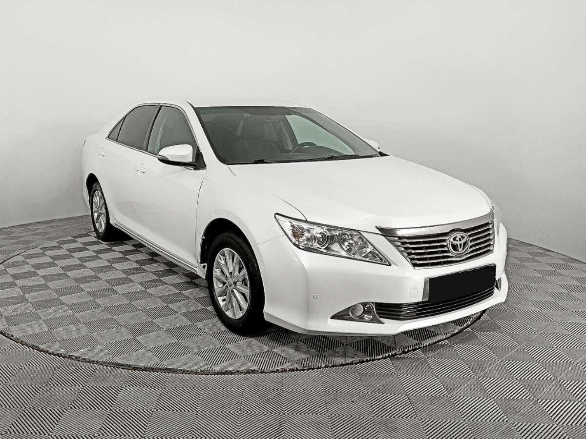 Купить Toyota Camry с пробегом. Фото: #2