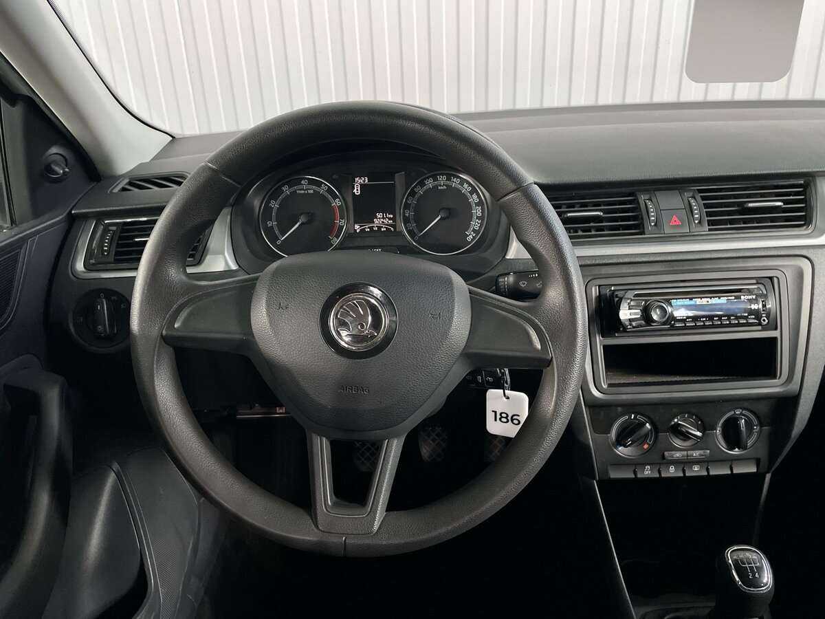 Купить Skoda Rapid с пробегом. Фото: #9