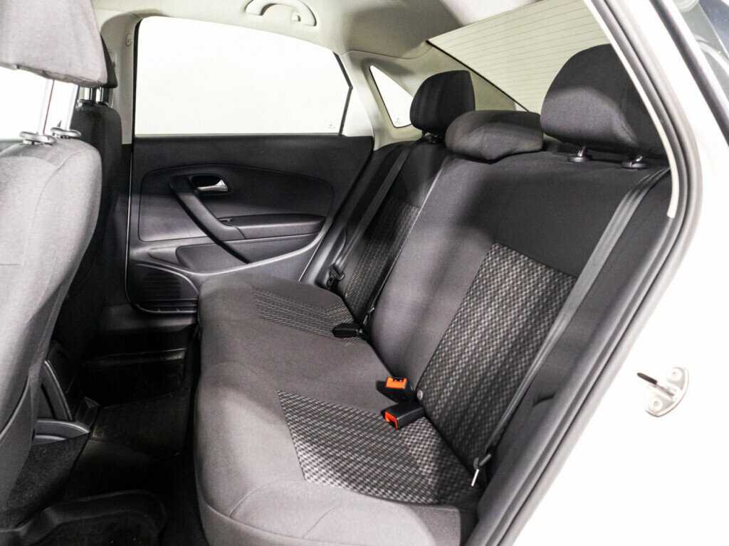 Купить Volkswagen Polo с пробегом. Фото: #9