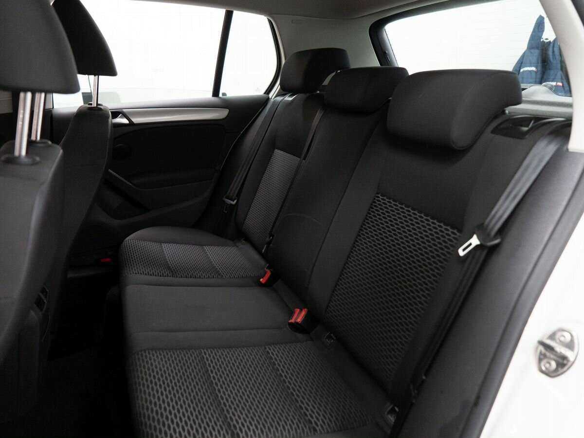 Купить Volkswagen Golf с пробегом. Фото: #6