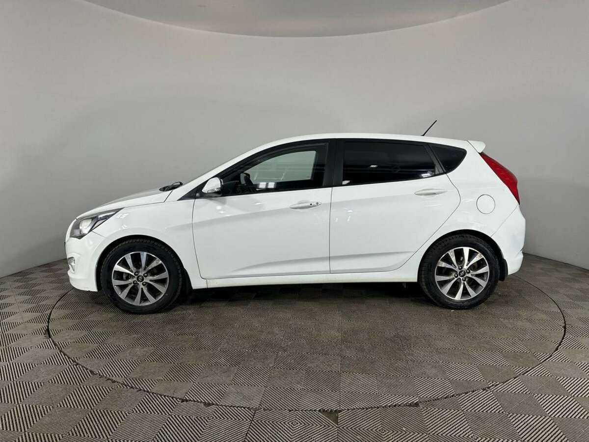 Купить Hyundai Solaris с пробегом. Фото: #4