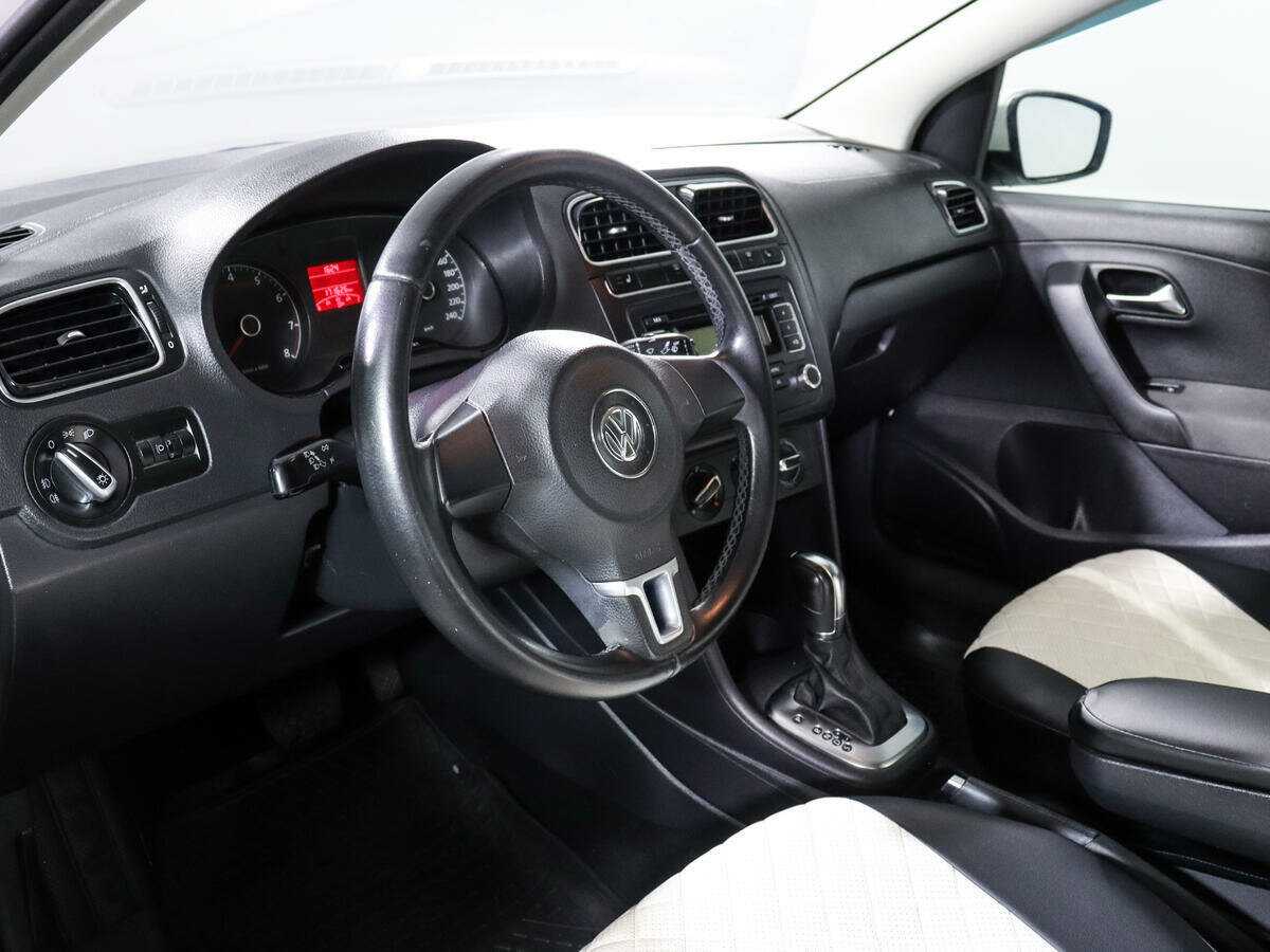 Купить Volkswagen Polo с пробегом. Фото: #13
