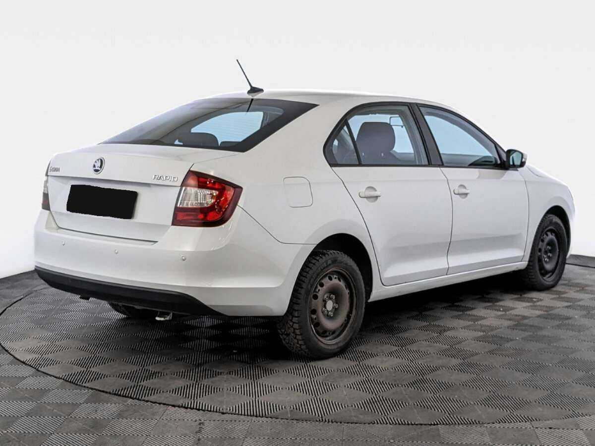 Купить Skoda Rapid с пробегом. Фото: #4