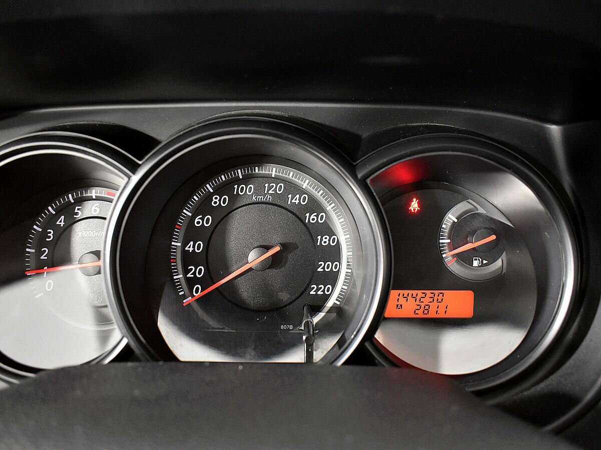 Купить Nissan Tiida с пробегом. Фото: #11