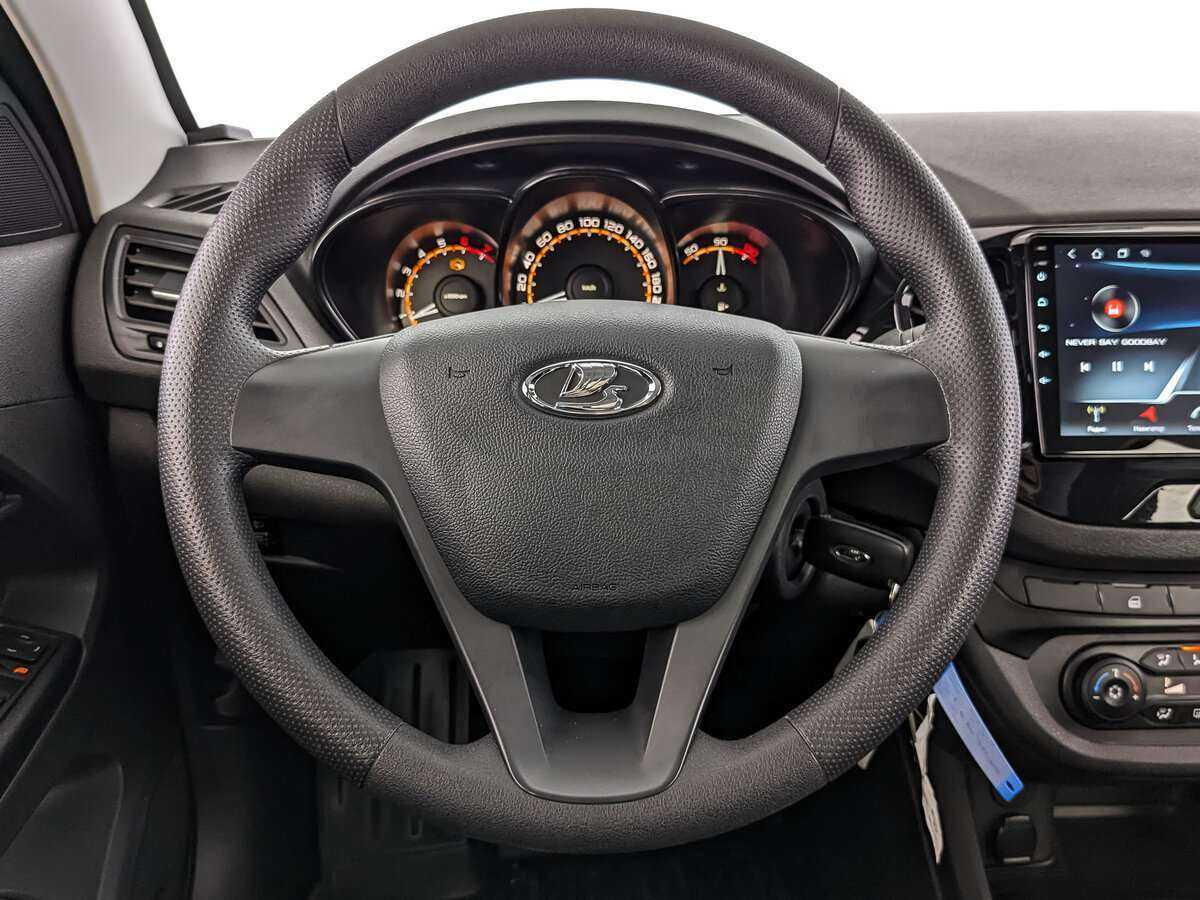 Купить Lada (ВАЗ) Vesta с пробегом. Фото: #21