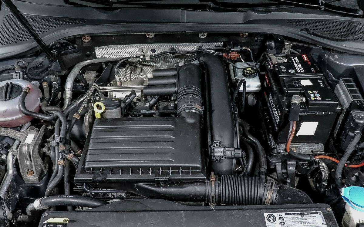 Купить Volkswagen Golf с пробегом. Фото: #14