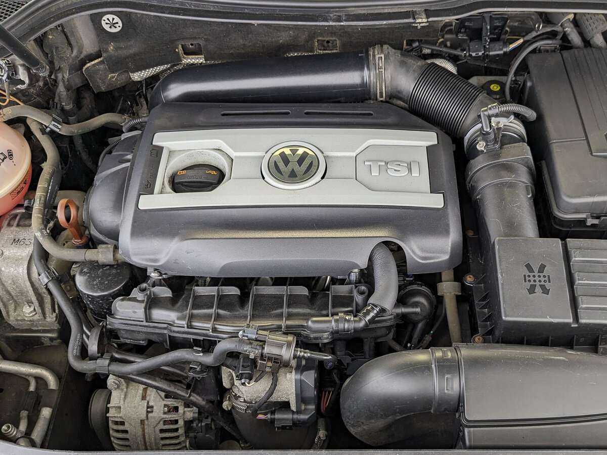 Купить Volkswagen Passat CC с пробегом. Фото: #8