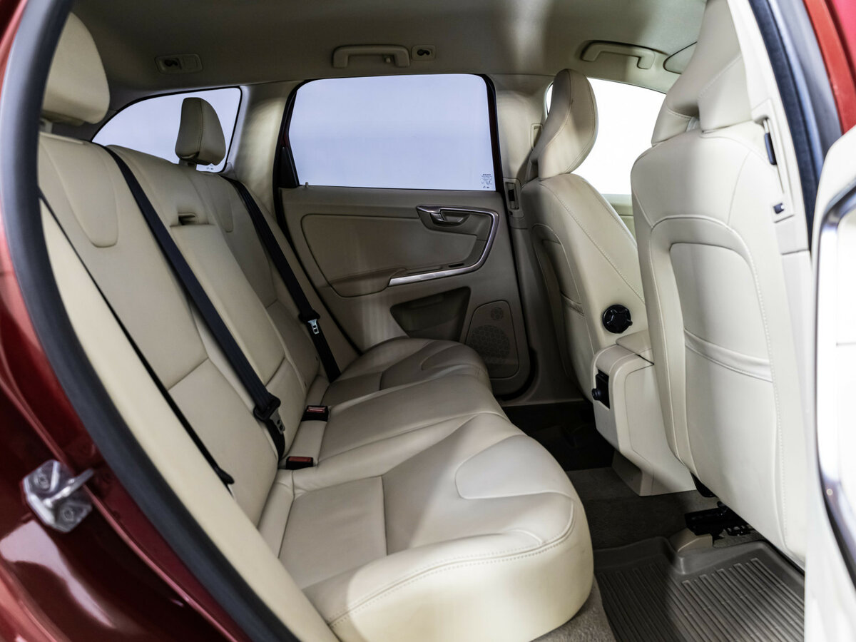 Купить Volvo XC60 с пробегом. Фото: #13