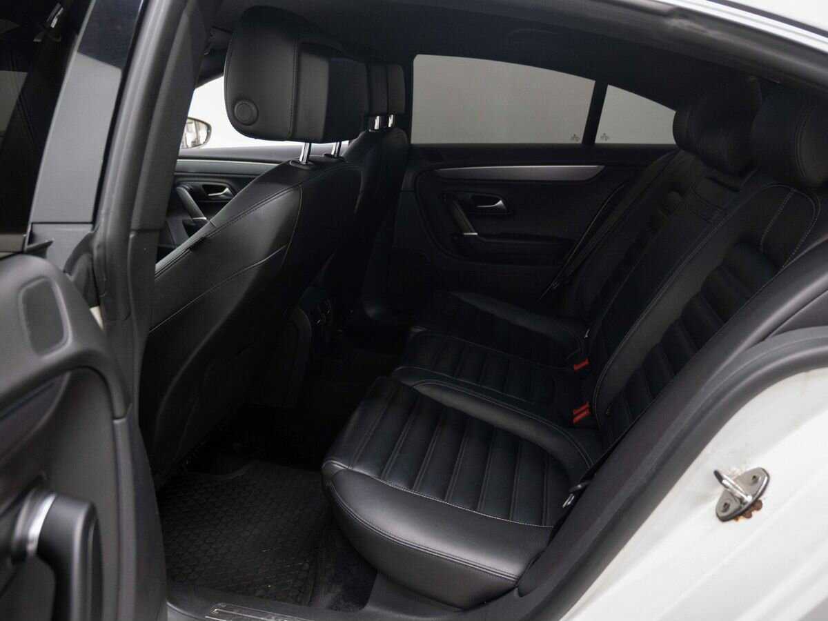 Купить Volkswagen Passat CC с пробегом. Фото: #8