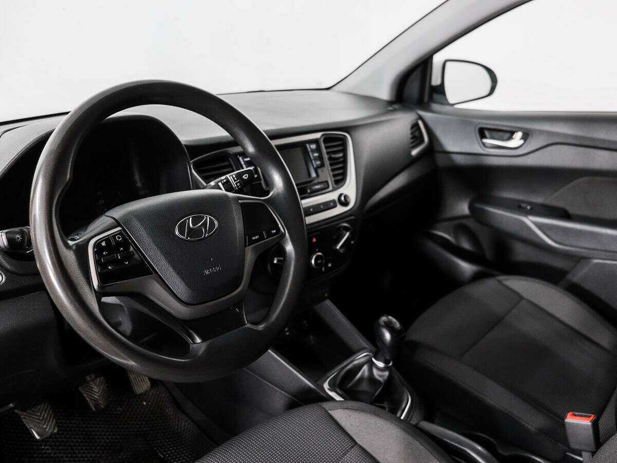 Купить Hyundai Solaris с пробегом. Фото: #8