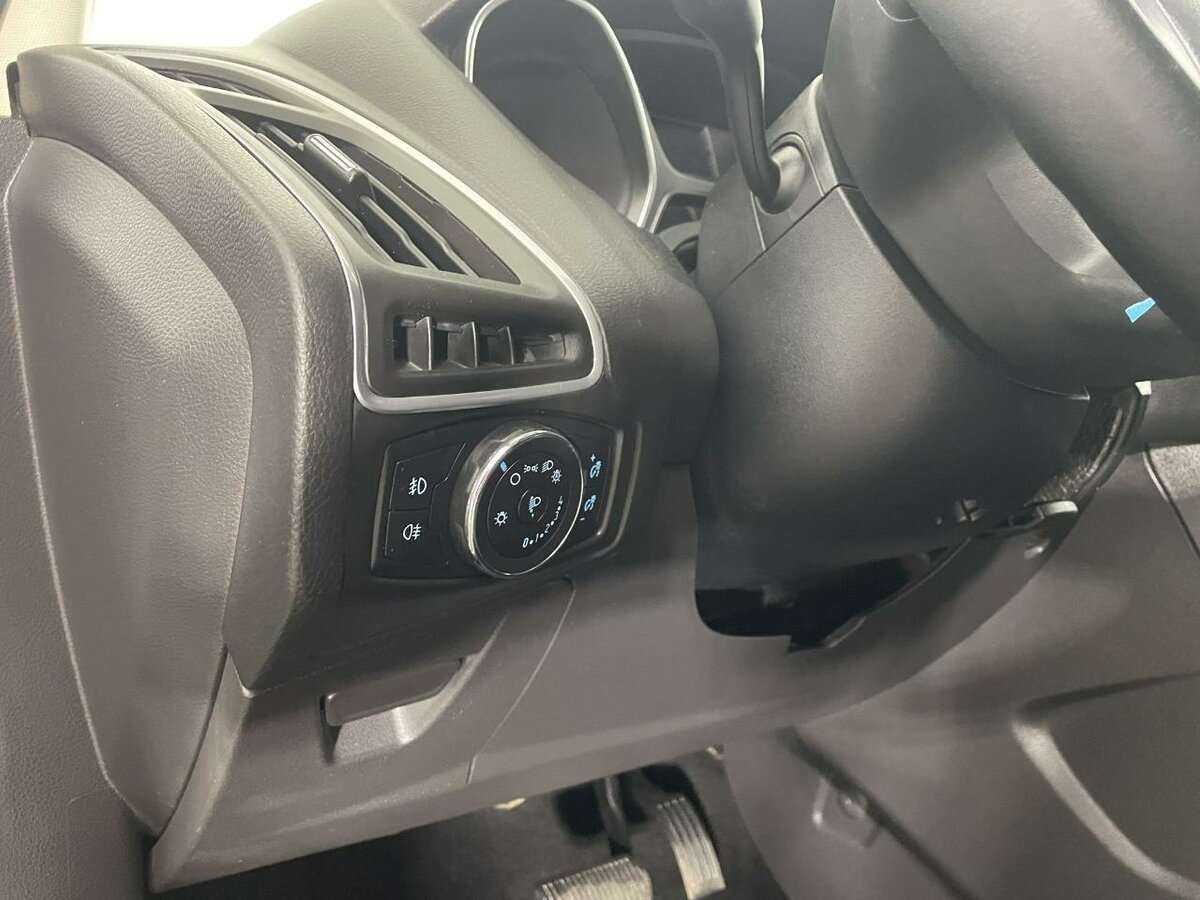 Купить Ford Focus с пробегом. Фото: #8