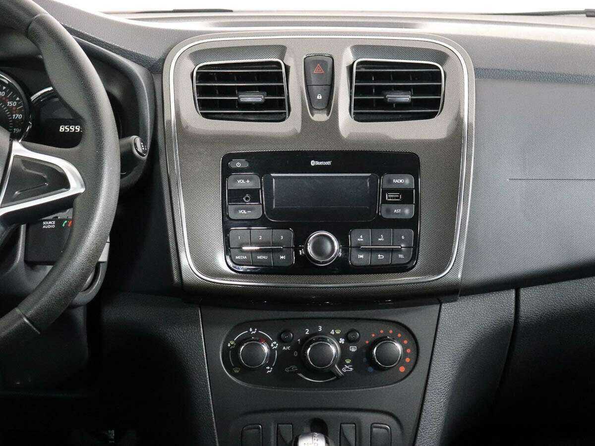 Купить Renault Logan с пробегом. Фото: #11