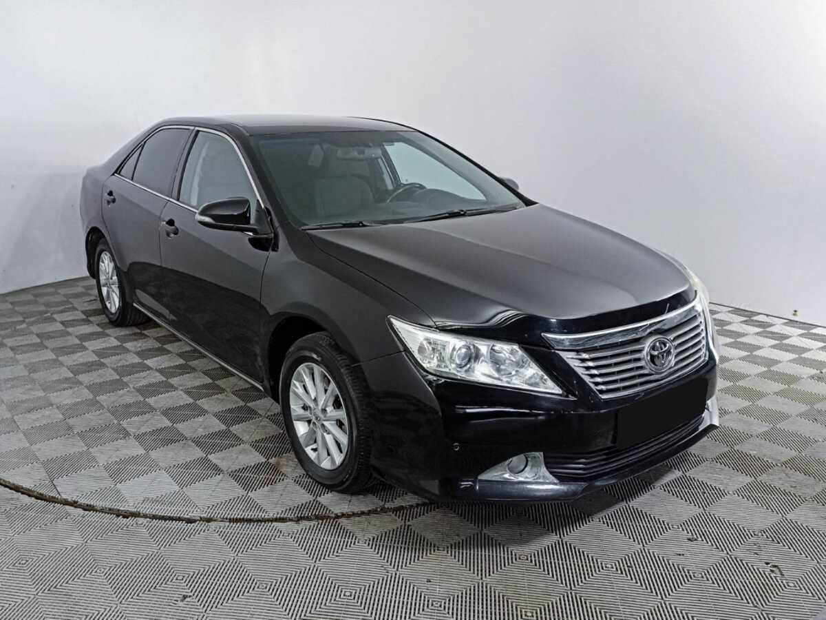 Купить Toyota Camry с пробегом. Фото: #2