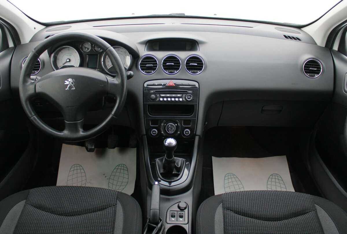 Купить Peugeot 408 с пробегом. Фото: #8