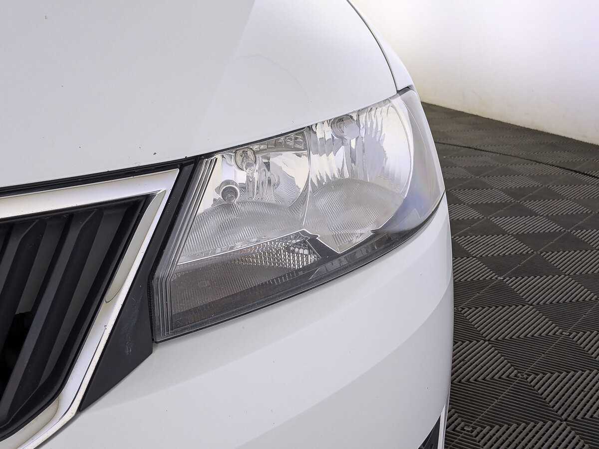 Купить Skoda Rapid с пробегом. Фото: #10